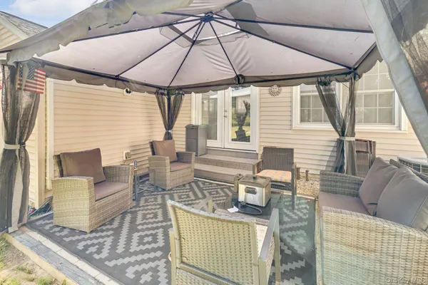 $430,000 | 14 West Dogwood Drive, Poughkeepsie, NY 12601