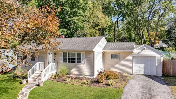 $430,000 | 14 West Dogwood Drive, Poughkeepsie, NY 12601