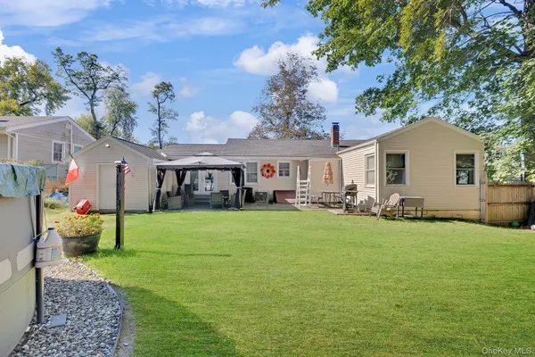 $430,000 | 14 West Dogwood Drive, Poughkeepsie, NY 12601