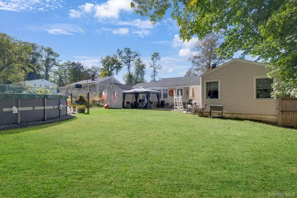 $430,000 | 14 West Dogwood Drive, Poughkeepsie, NY 12601