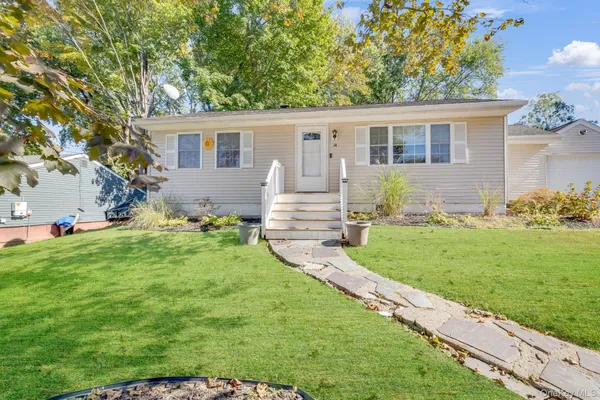 $430,000 | 14 West Dogwood Drive, Poughkeepsie, NY 12601