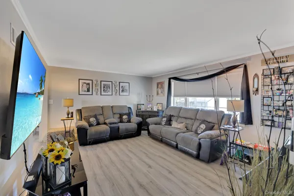 $430,000 | 14 West Dogwood Drive, Poughkeepsie, NY 12601