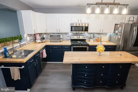 $315,000 | 315 Dogwood Street, Bally, PA 19503