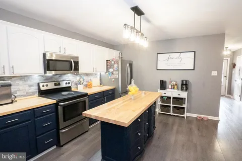 $315,000 | 315 Dogwood Street, Bally, PA 19503