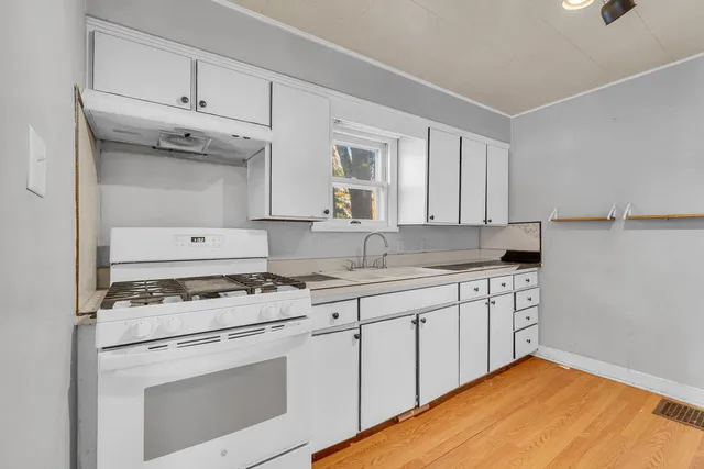 $135,000 | 902 Fleming Avenue, Jackson, MI 49202