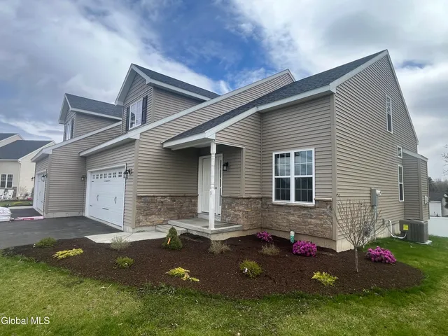 $489,900 | 7 Tap In Lane, Mechanicville, NY 12118
