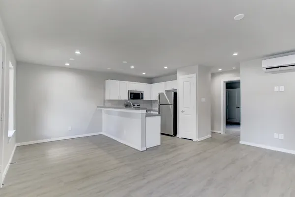 $1,495 | 645 East 11th 1/2 Street, Unit 5, Houston, TX 77008