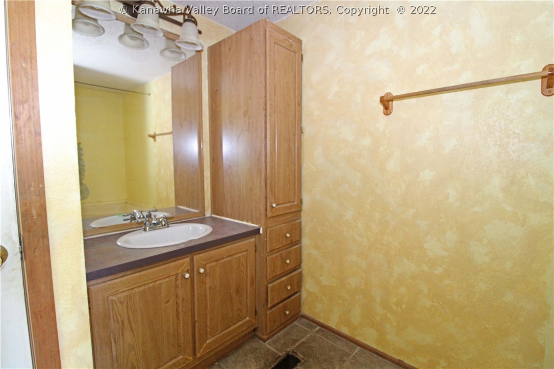 723 Dupont Road Poca, WV 25159 - Photo 15 of 18 Gallery Image 15