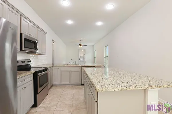 $244,900 | 32433 Curtis Cove Lane, Denham Springs, LA 70706