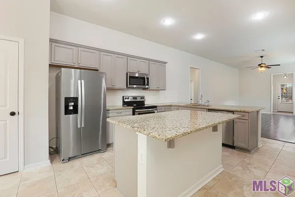 $244,900 | 32433 Curtis Cove Lane, Denham Springs, LA 70706