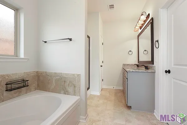 $244,900 | 32433 Curtis Cove Lane, Denham Springs, LA 70706
