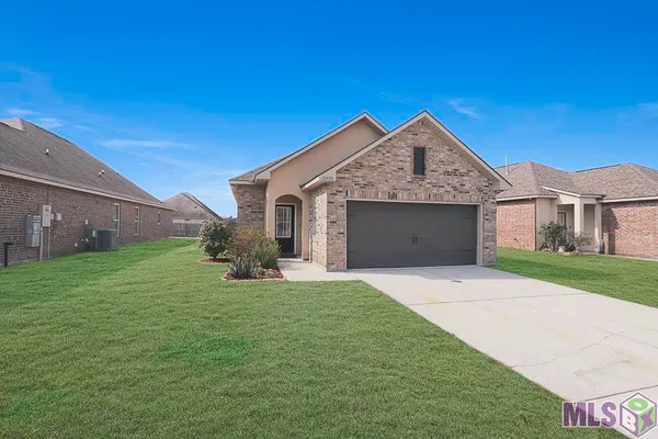 $244,900 | 32433 Curtis Cove Lane, Denham Springs, LA 70706