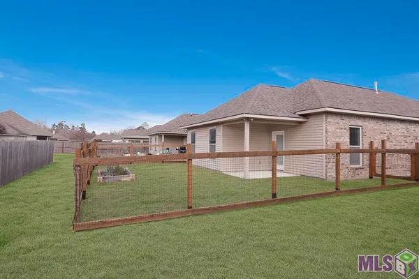 $244,900 | 32433 Curtis Cove Lane, Denham Springs, LA 70706