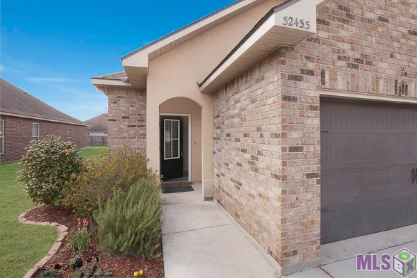 $244,900 | 32433 Curtis Cove Lane, Denham Springs, LA 70706