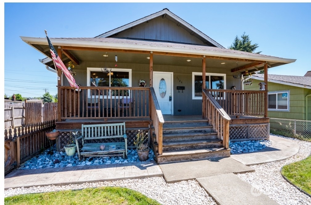 1124 J Street Centralia, WA 98531 - Photo 2 of 26