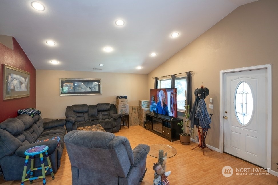 1124 J Street Centralia, WA 98531 - Photo 7 of 26