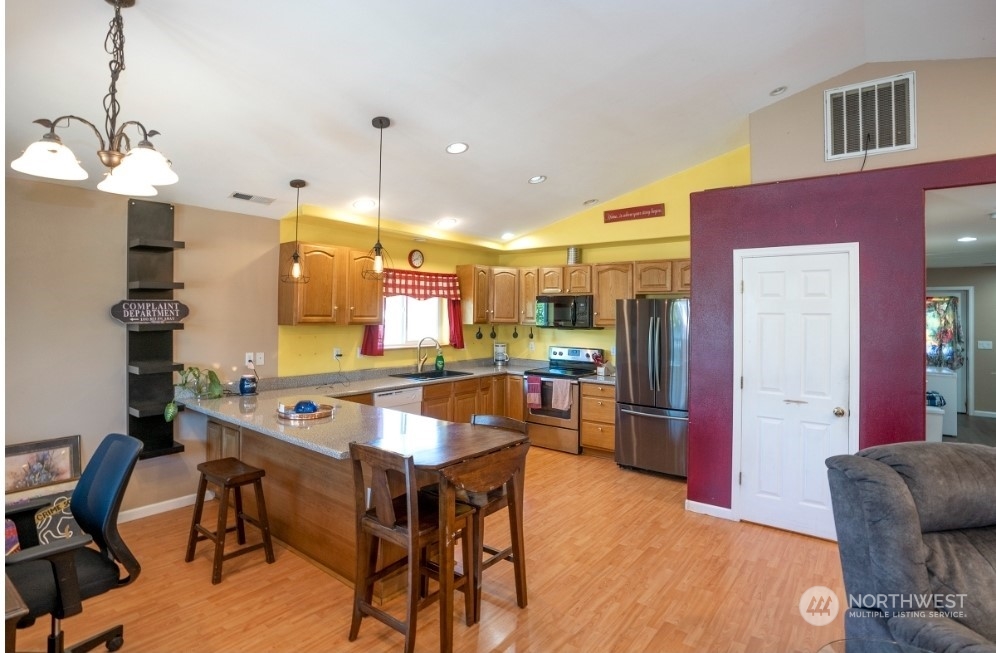 1124 J Street Centralia, WA 98531 - Photo 8 of 26
