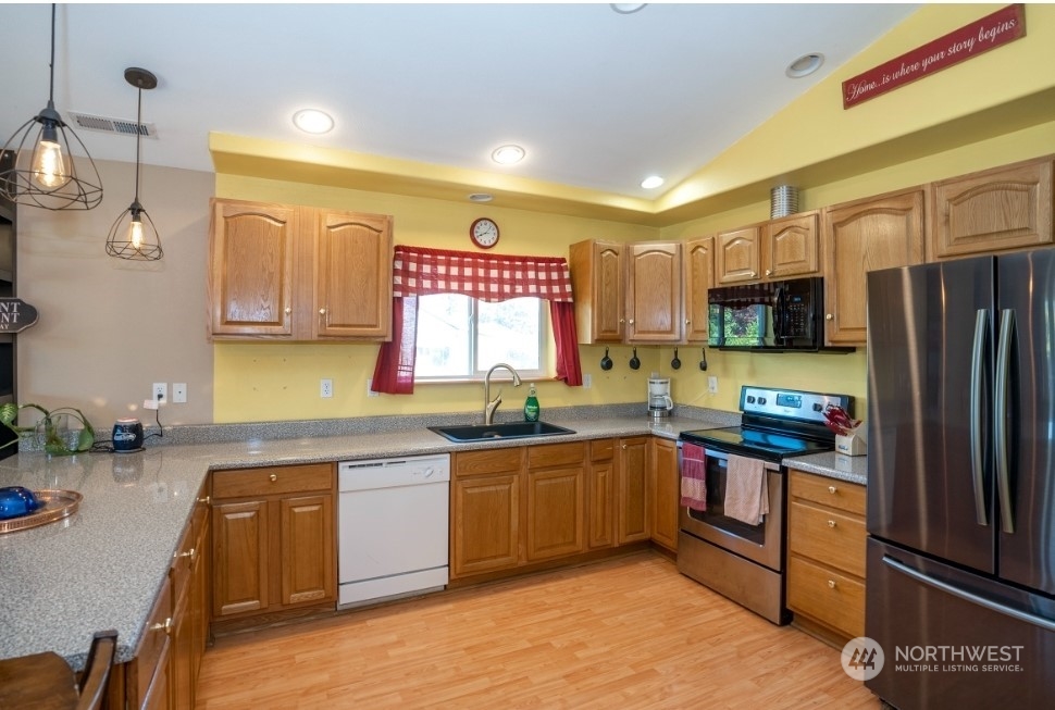 1124 J Street Centralia, WA 98531 - Photo 9 of 26