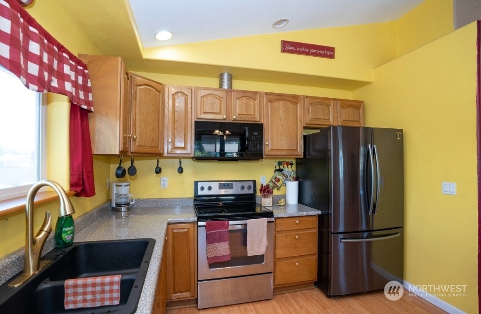 1124 J Street Centralia, WA 98531 - Photo 10 of 26
