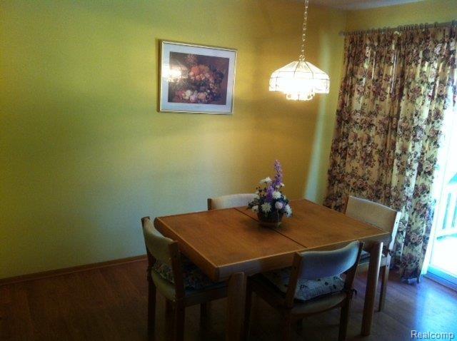 5434 Greenfield Road Brighton, MI 48114 - Photo 4 of 20 breakfast area