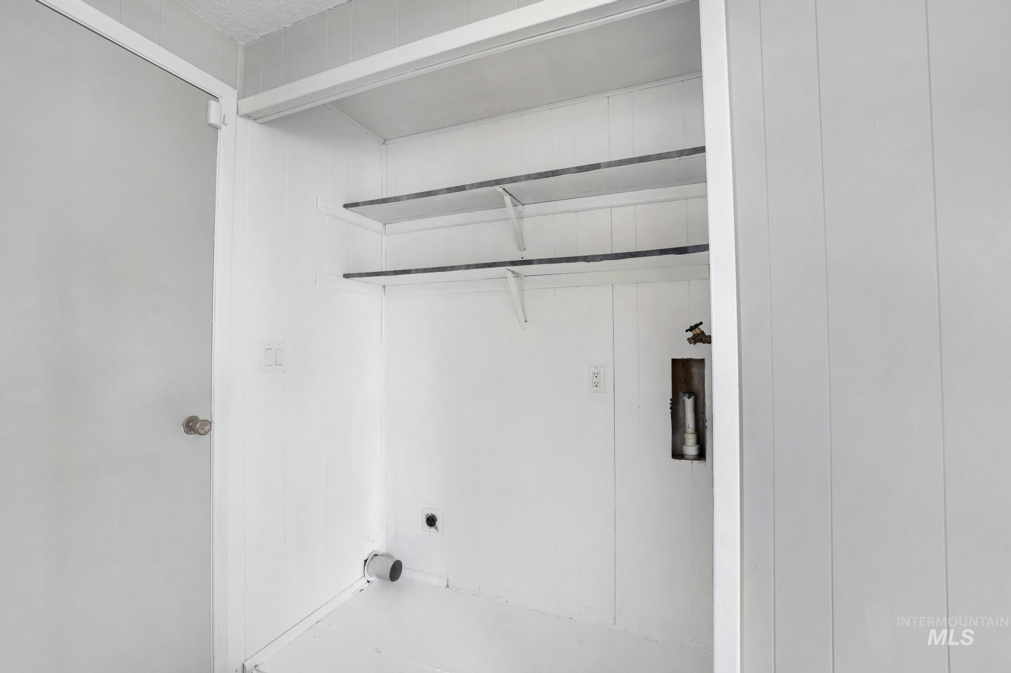 1840 V Street Heyburn, ID 83336 - Photo 18 of 45 Laundry area featuring hookup for a washing machine