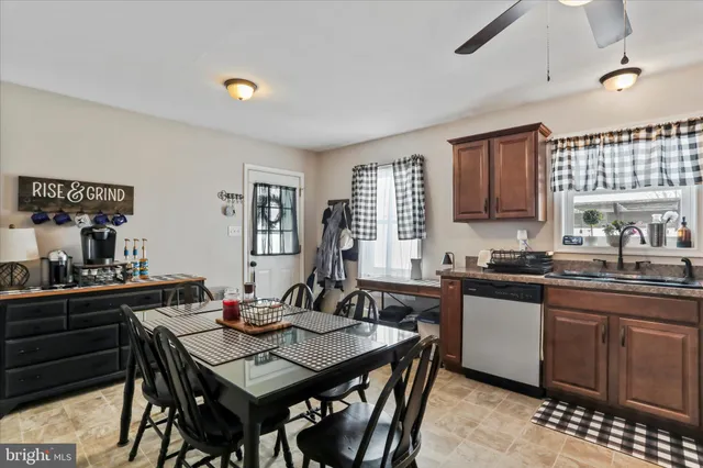 $242,900 | 1660 Hawthorne Lane, Chambersburg, PA 17202