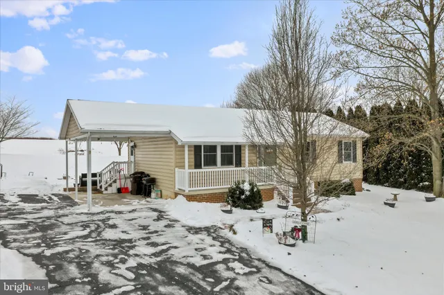 $242,900 | 1660 Hawthorne Lane, Chambersburg, PA 17202