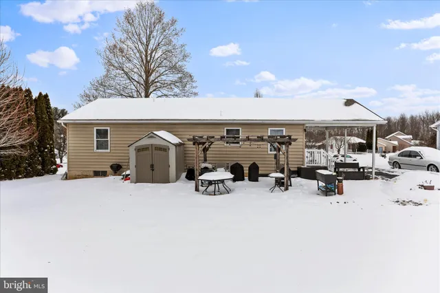 $242,900 | 1660 Hawthorne Lane, Chambersburg, PA 17202
