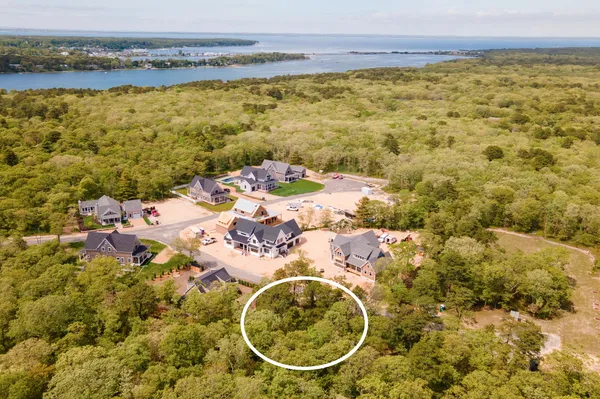 $695,000 | 35 Double Ox Road, Oak Bluffs, MA 02557