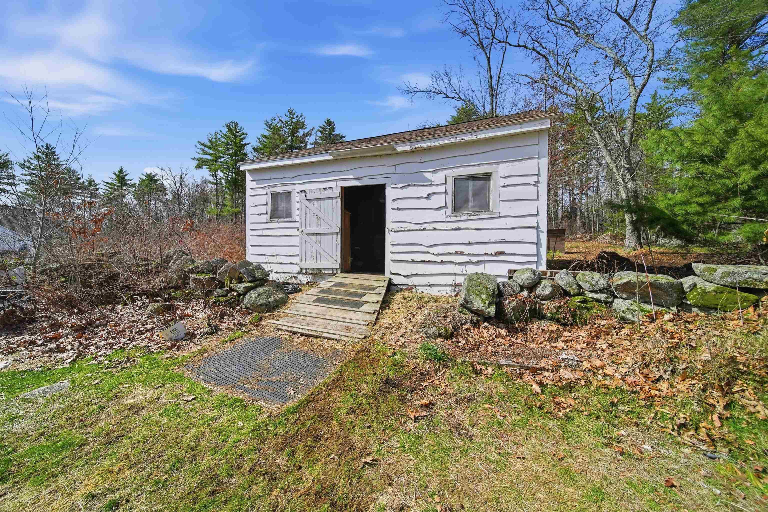 209 Hooksett Road Auburn, NH 03032 - Photo 34 of 50