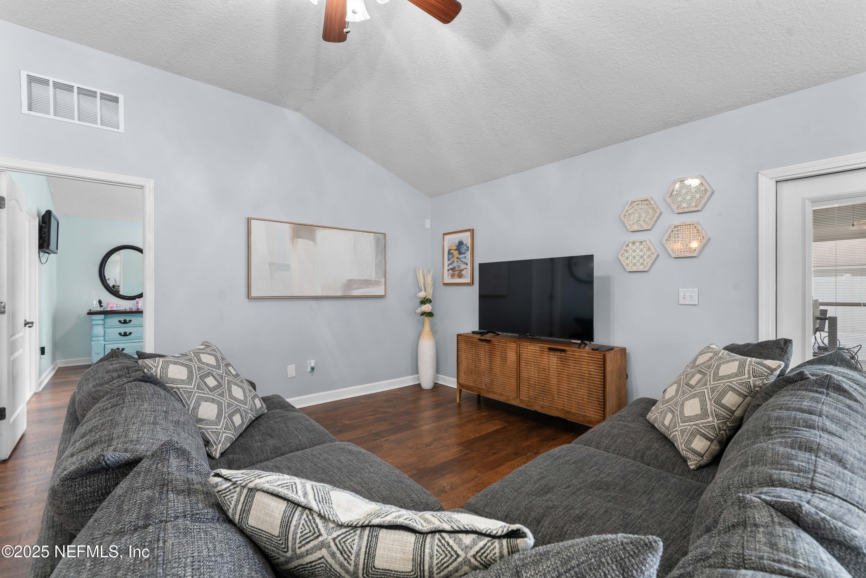 45311 Ingleham Circle Callahan, FL 32011 - Photo 11 of 40 Living Room