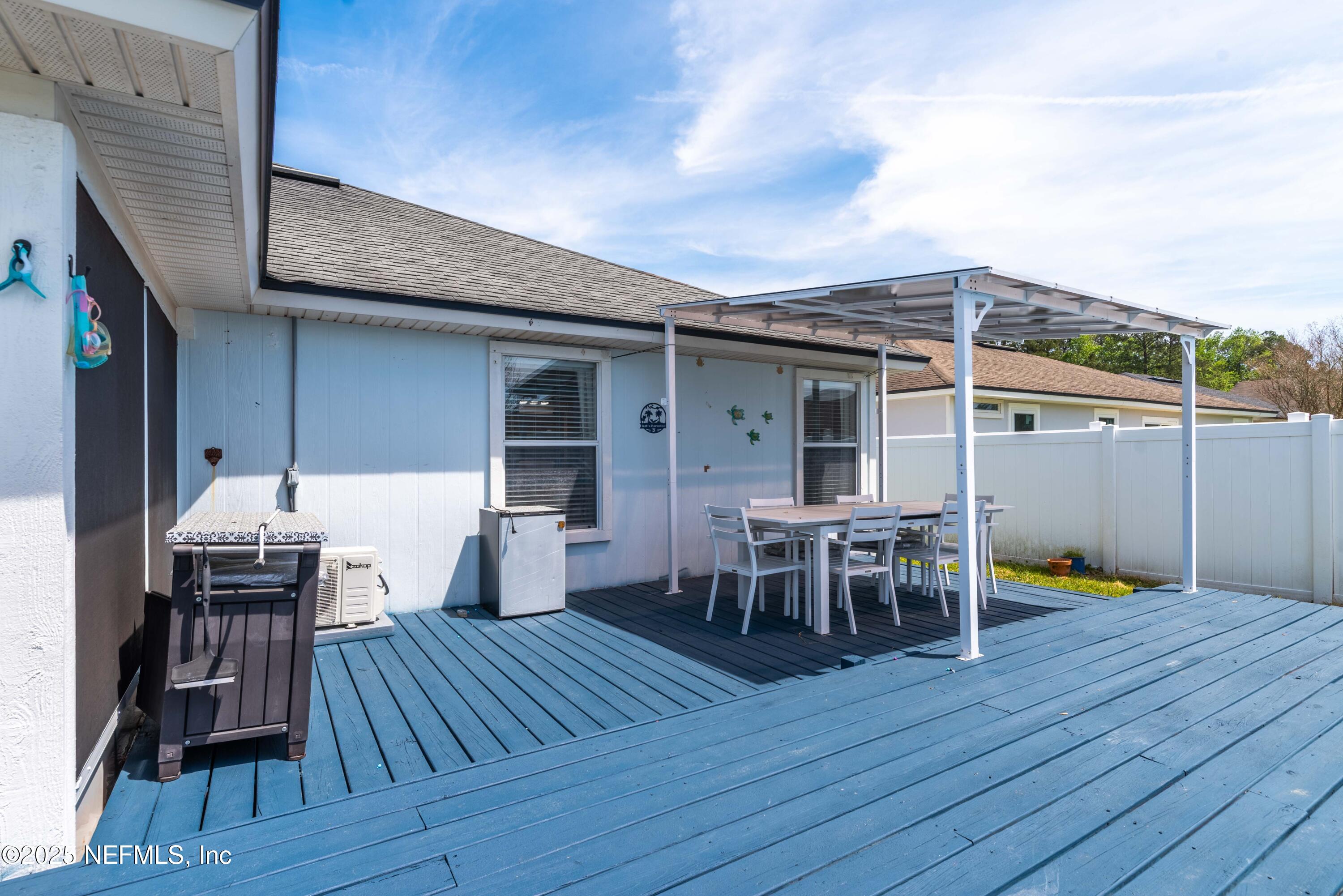 45311 Ingleham Circle Callahan, FL 32011 - Photo 30 of 40 Pool Deck