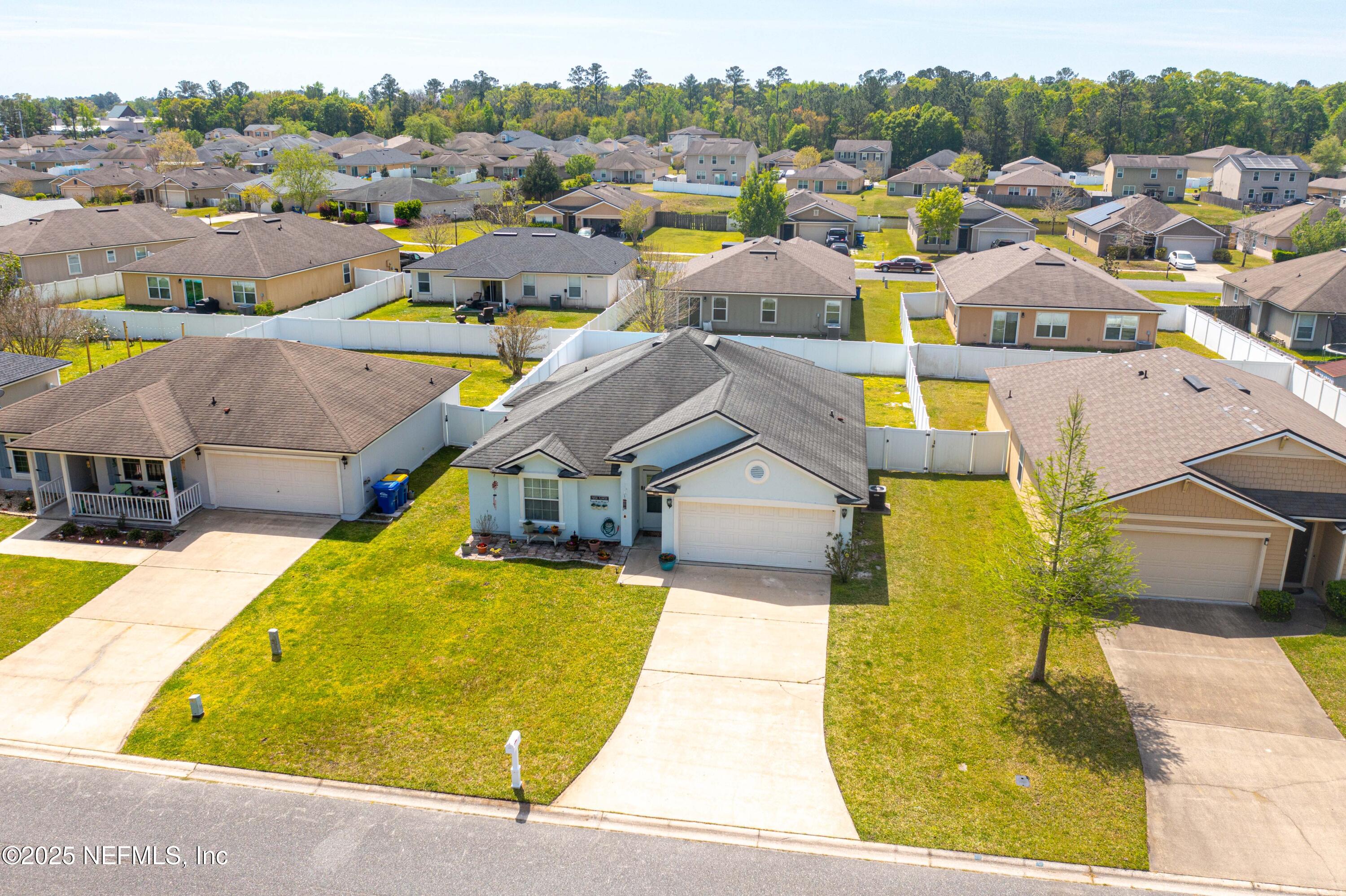 45311 Ingleham Circle Callahan, FL 32011 - Photo 4 of 40 Front of house