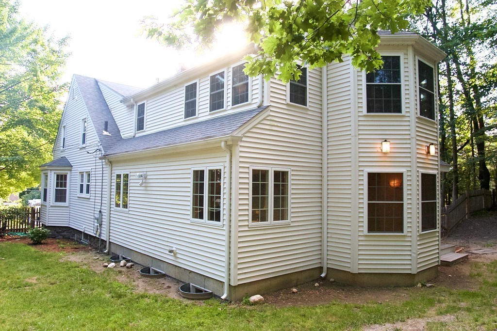 60 Indian Hill Road Worcester, MA 01606 - Photo 2 of 28 Gallery Image 2