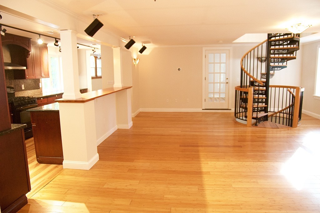 60 Indian Hill Road Worcester, MA 01606 - Photo 4 of 28 Gallery Image 4