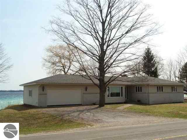 7470 East Shore Road Traverse City, MI 49686 - Photo 11 of 25 1723173-10.JPG