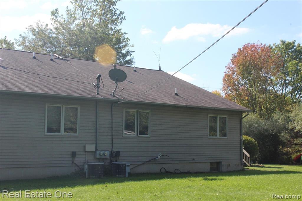 10026 West Mt Morris Road Flushing, MI 48433 - Photo 7 of 30