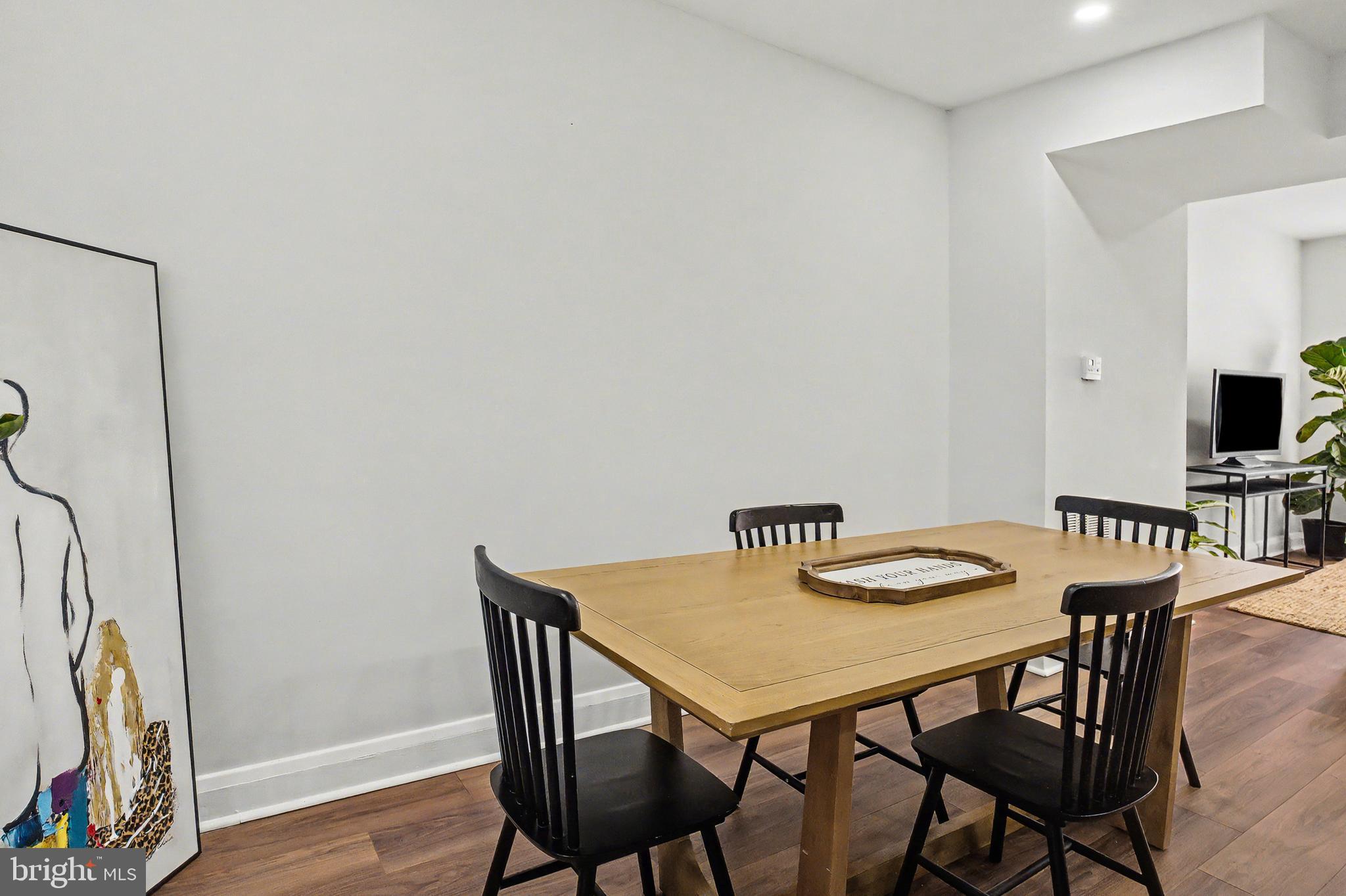 4289 Falls Road Baltimore, MD 21211 - Photo 6 of 30