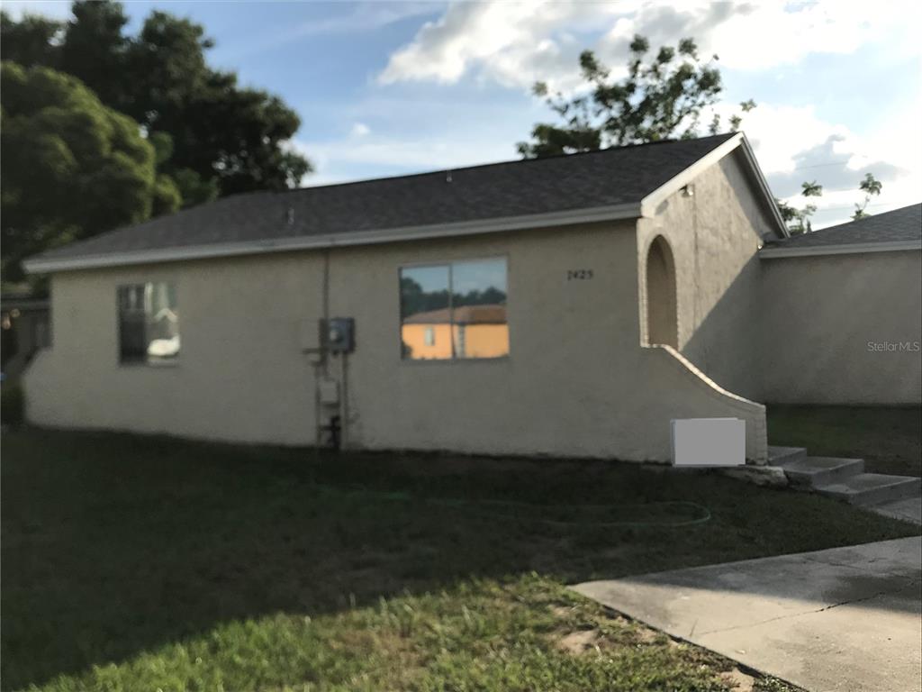 7425 Villas Oak