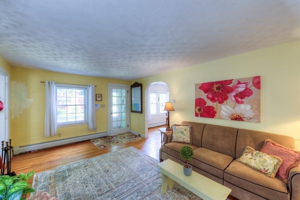 16 Saxon Road Worcester, MA 01602 - Photo 11 of 37 Gallery Image 11