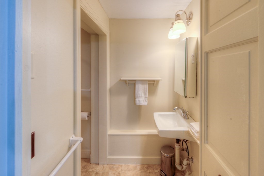 16 Saxon Road Worcester, MA 01602 - Photo 28 of 37 Gallery Image 28