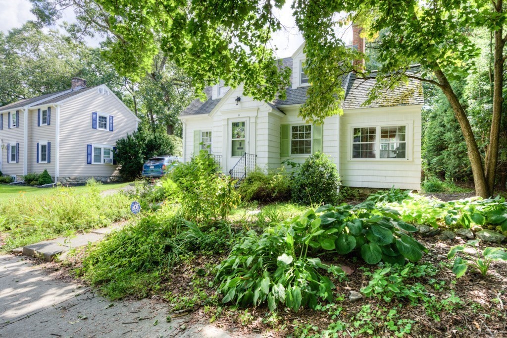 16 Saxon Road Worcester, MA 01602 - Photo 3 of 37 Gallery Image 3