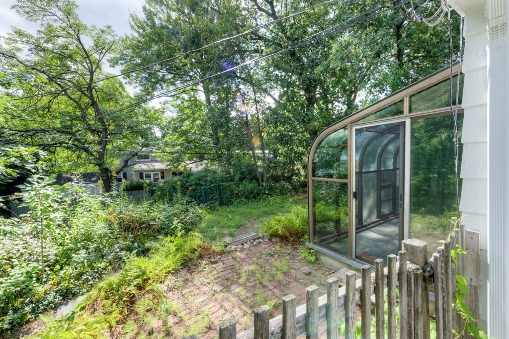 16 Saxon Road Worcester, MA 01602 - Photo 4 of 37 Gallery Image 4