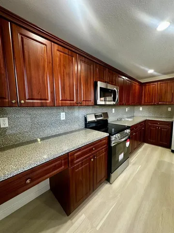 $3,150 | 15205 Southwest 30th Terrace, Unit 15205, Miami, FL 33185