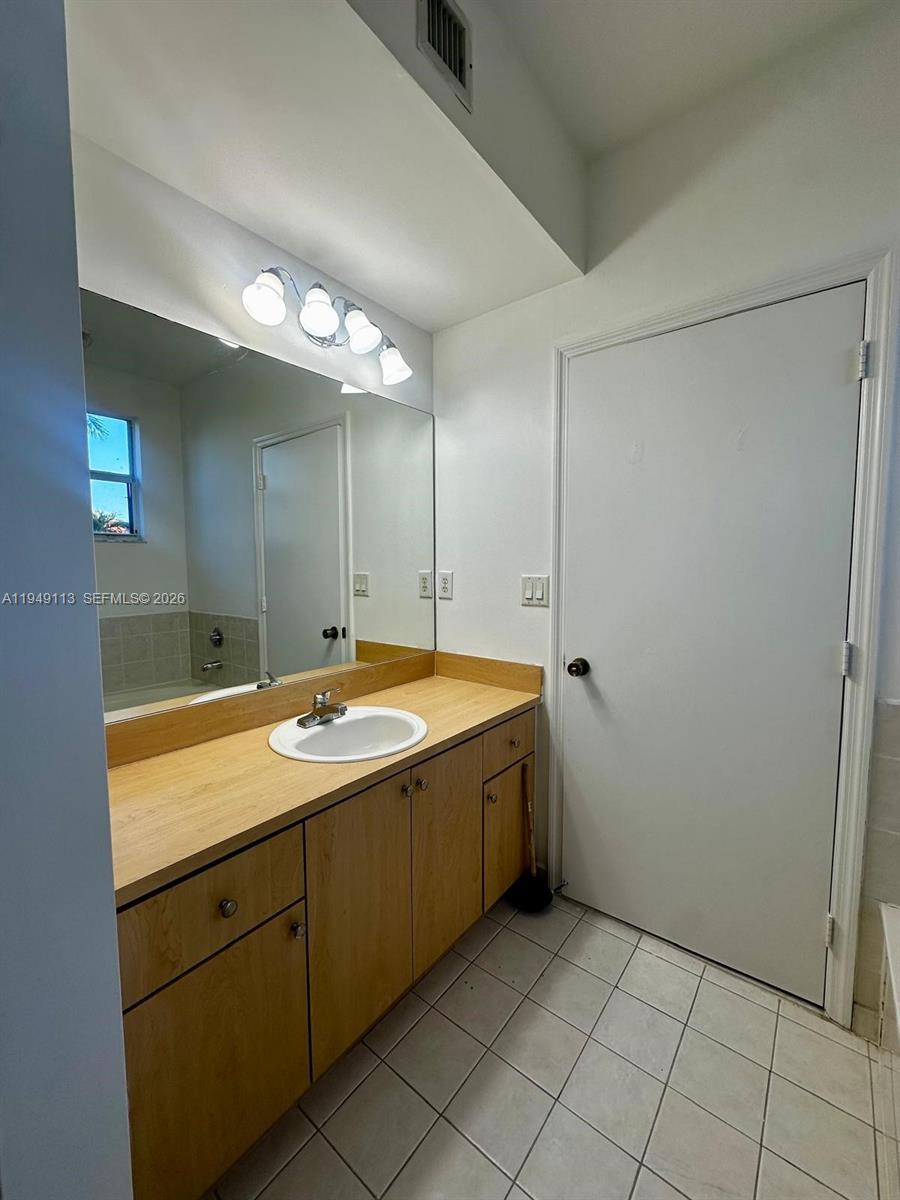 15205 Southwest 30th Terrace, Unit 15205 Miami, FL 33185 - Photo 25 of 34