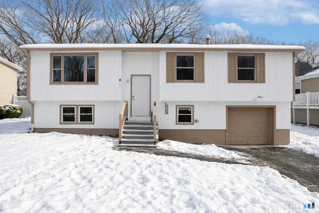 $400,000 | 70 Coleman Street, West Haven, CT 06516