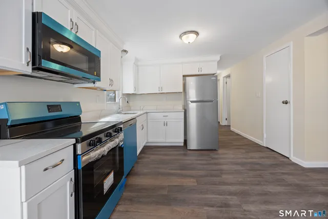 $400,000 | 70 Coleman Street, West Haven, CT 06516