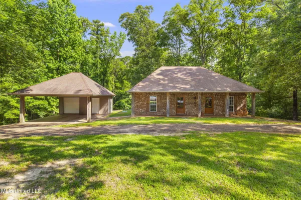 $259,900 | 500 East Dewey Camp Drive, Florence, MS 39073