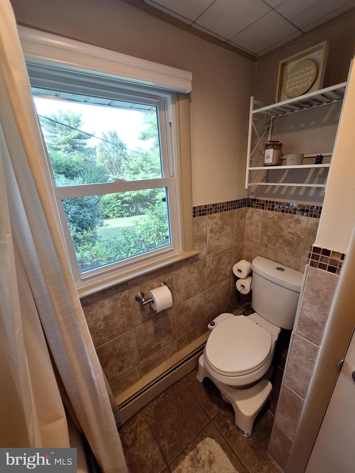 1701 Valley Forge Road Lancaster, PA 17603 - Photo 25 of 52 Modern Main Bath