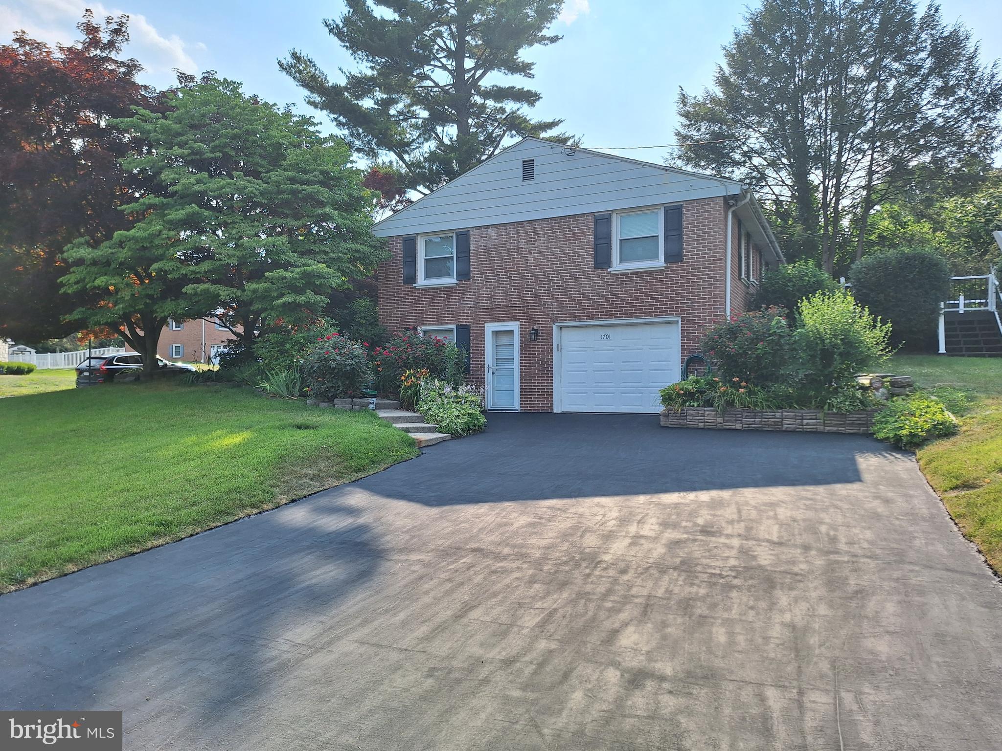 1701 Valley Forge Road Lancaster, PA 17603 - Photo 3 of 52 Gallery Image 3